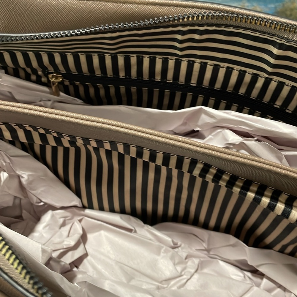 Classic Satchel - Picture 4 of 6